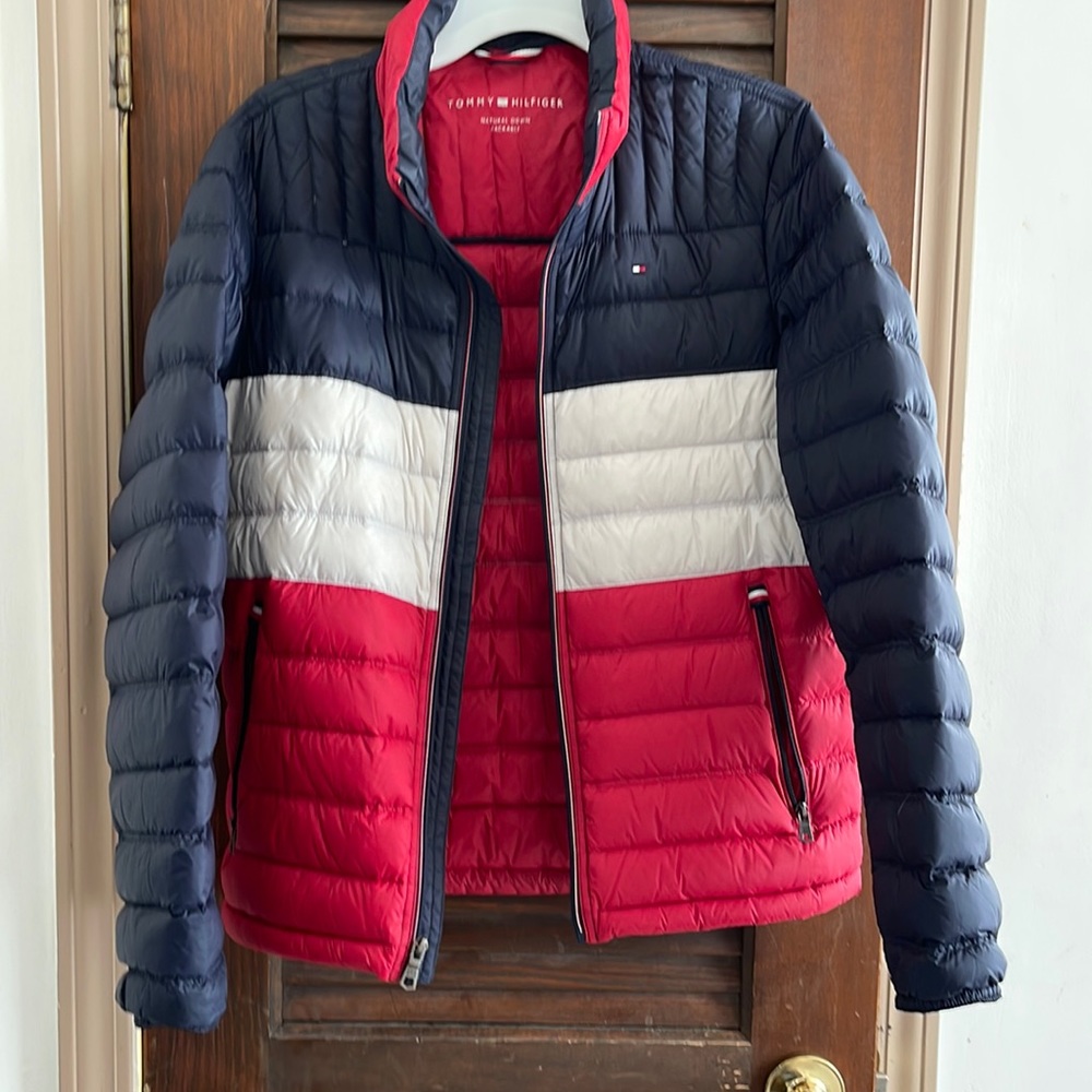 Tommy Hilfiger men’s small, natural down jacket, red White and blue
